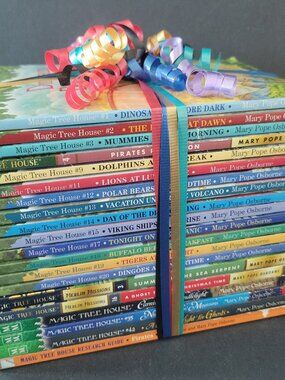 MAGIC TREE HOUSE MERLIN MISSION MIXED LOT OF 20 BOOKS FACT TRACKER + STICKERS